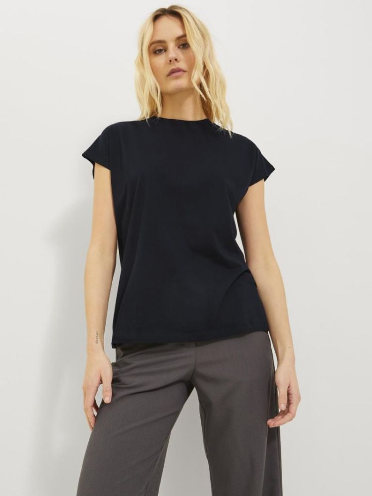 JXASTRID SL BOXY EVERY TEE NOO ZWART