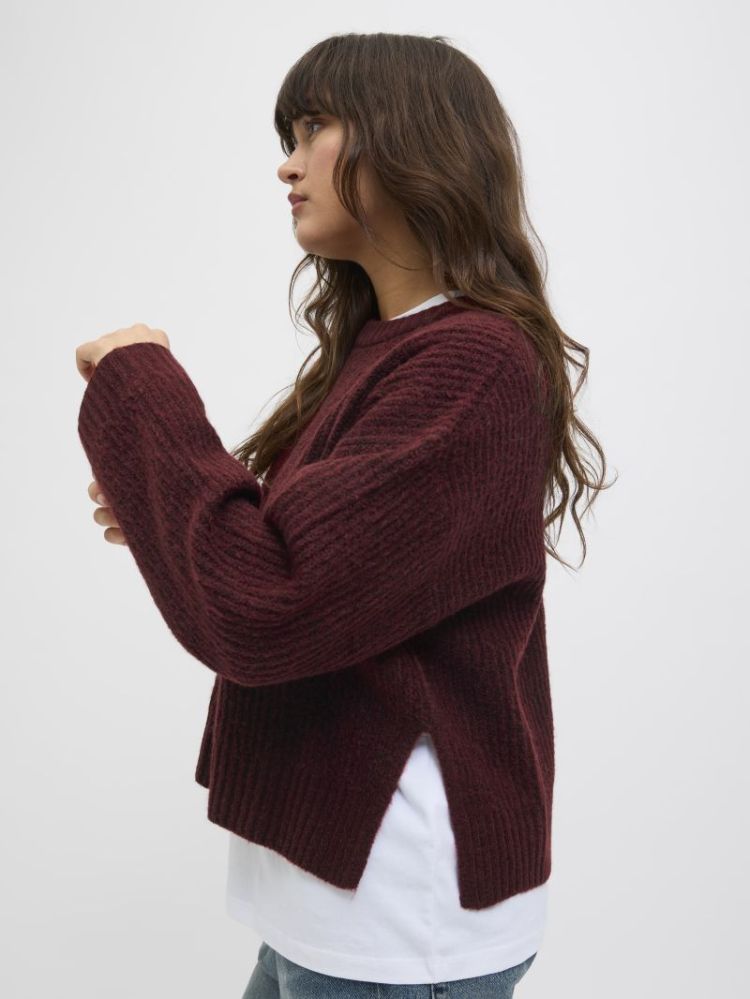 JXSIGGA DIVERSE CREW NECK KNT CABERNET