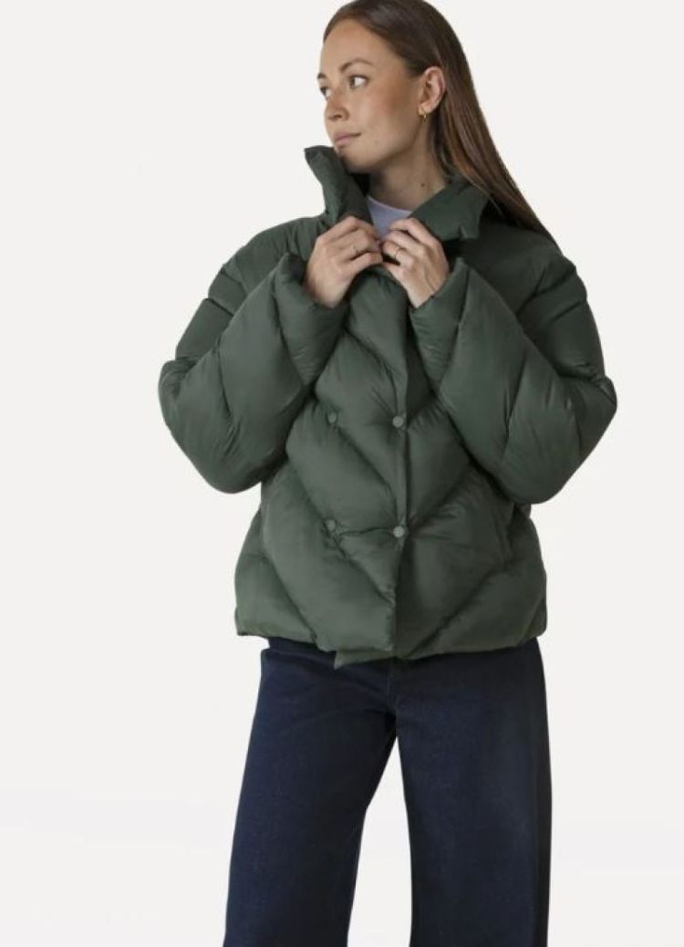 731-525475 BASIL GREEN