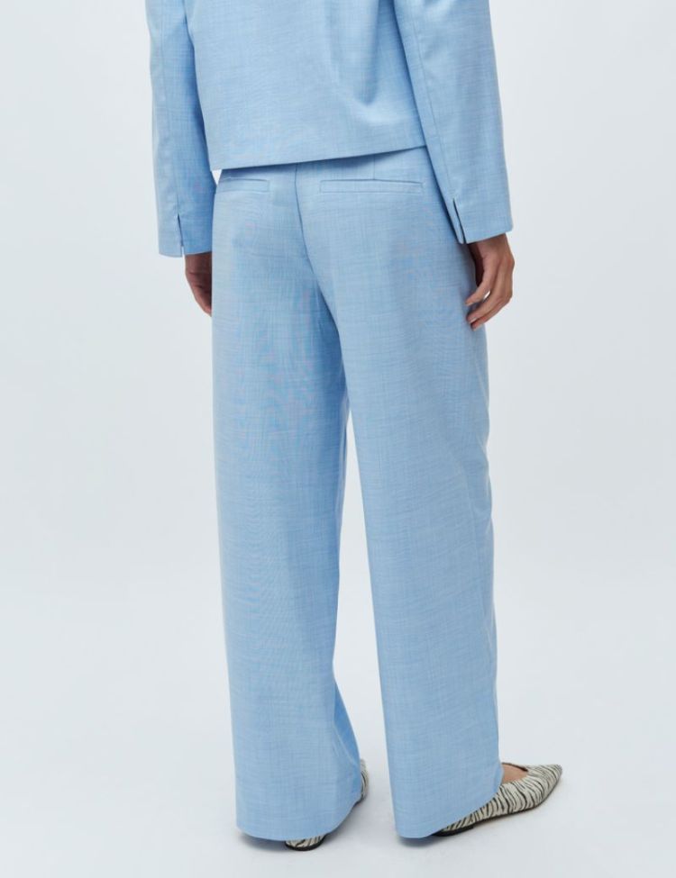 62540837 Classic Blue Me