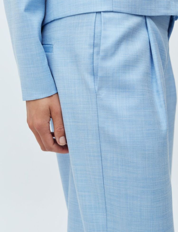 62540837 Classic Blue Me