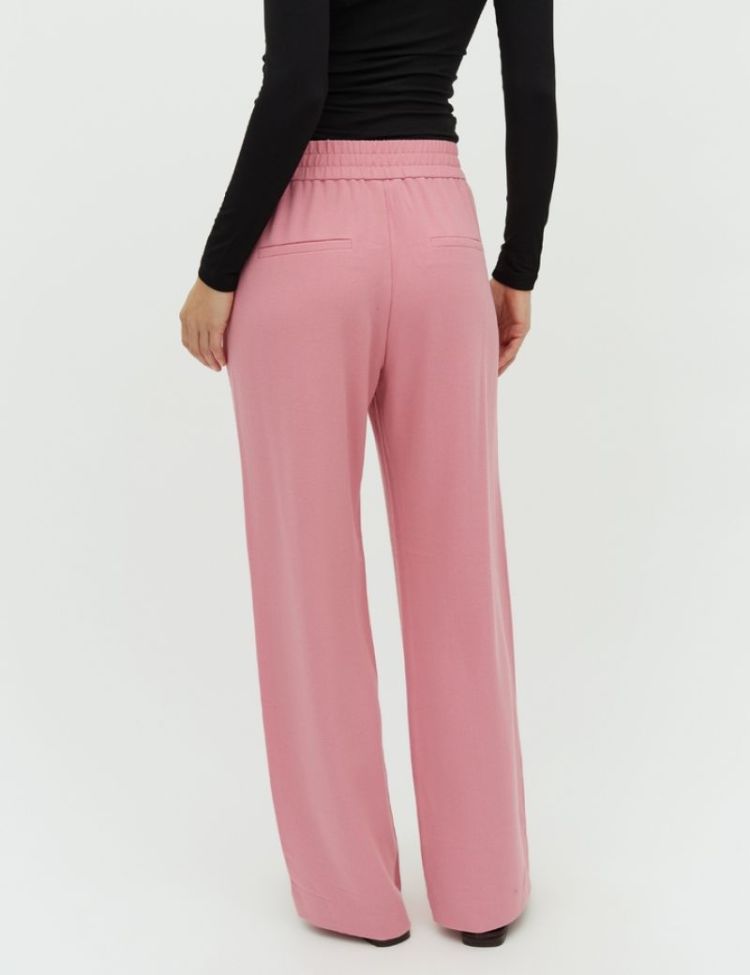 49997816 Wild Rose U19