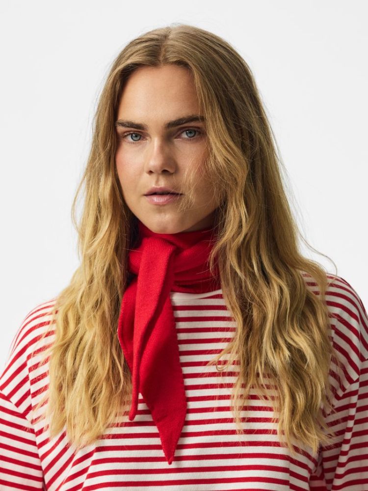 PCKOMMA TRIANGLE SCARF NOOS ADRENALINE RUSH