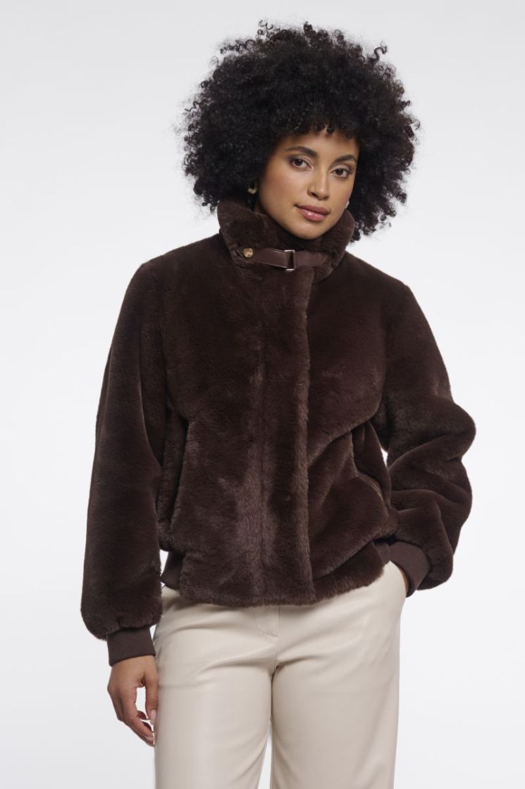 SHORT FAUX FUR COAT COFFEE ROAST