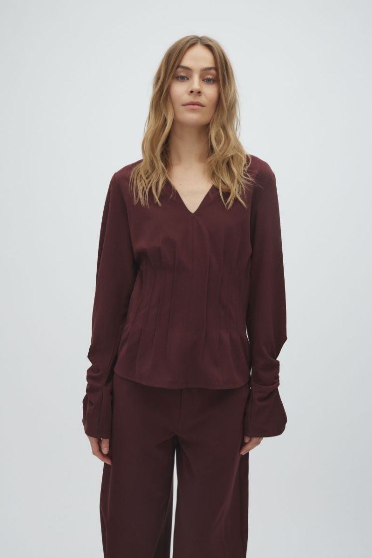 KALIA-M MAROON NOIR
